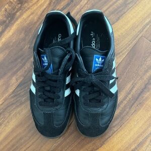 Like New Adidas Samba Classic Black Sneakers with White Stripes size 6